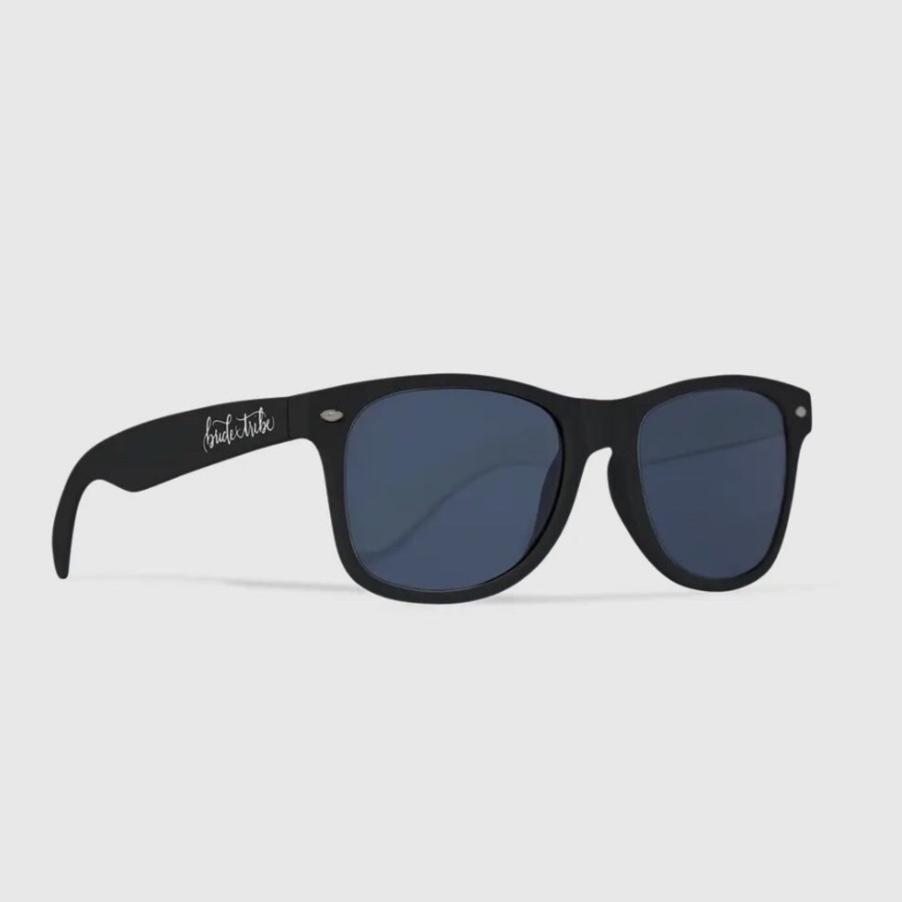 🛍️Set of 6 - 5 Black “Bride Tribe” and 1 White “Bride” sunglasses
